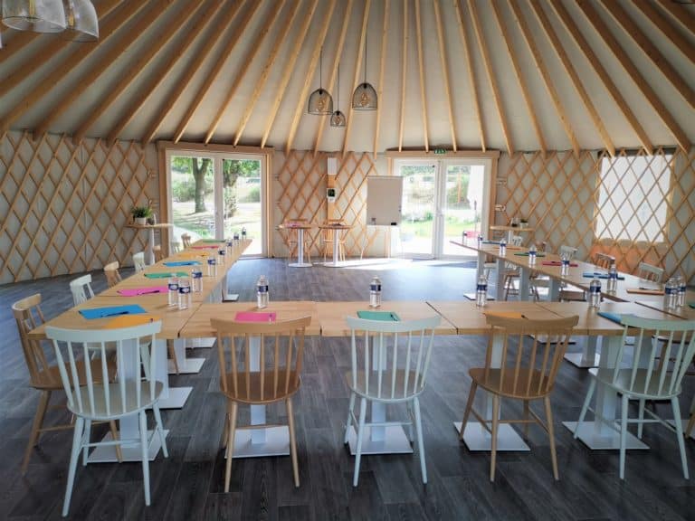 Salle de réception en Vendée proche du Puy du Fou au Domaine Mélusine 4 étoiles